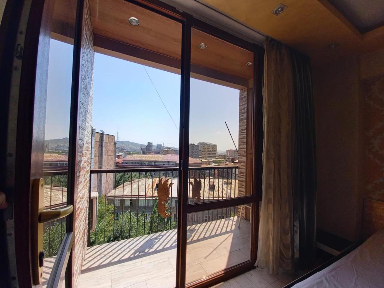 Gevorg'S Appartment Erivan Dış mekan fotoğraf